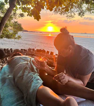 Masaje en la playa, Tamarindo